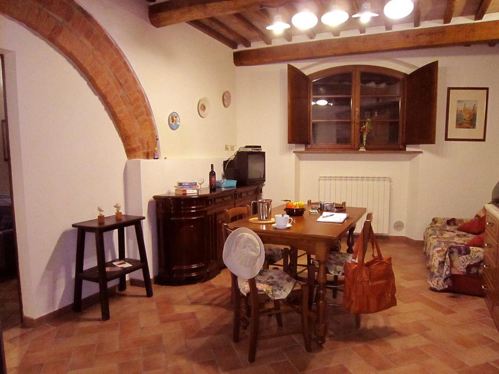 B&B Le Logge Di Sopra Asciano Exterior foto